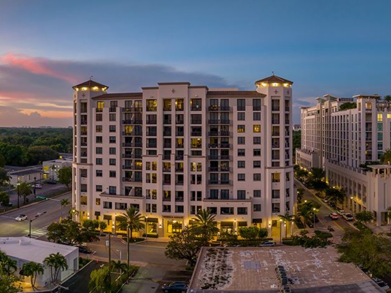 1321 San Lorenzo Avenue - Florida - Coral Gables - 33146