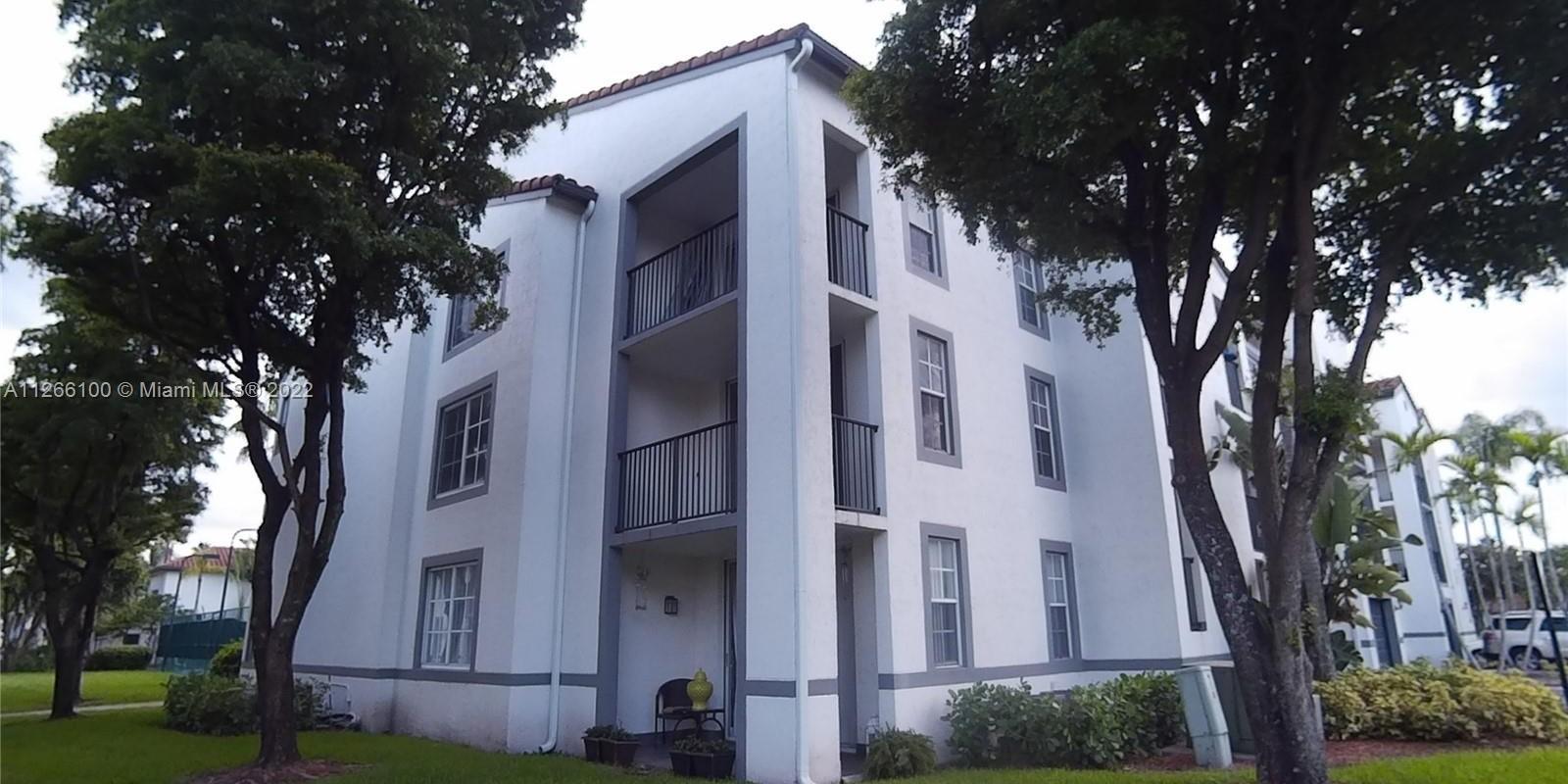 Apartamento en Enclave - Doral: Oportunidad Única